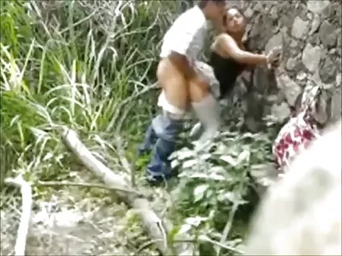 ஒரு மெல்லிய பெண் ஒரு ...
