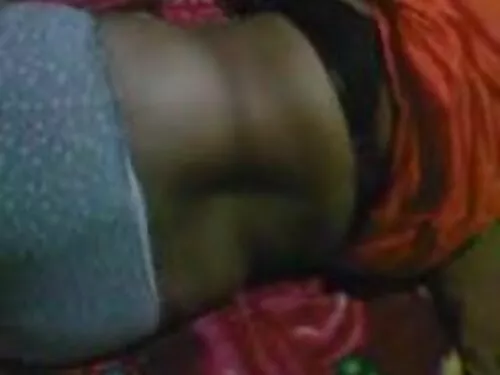 இளம் பெண் மணமகள் போல ...